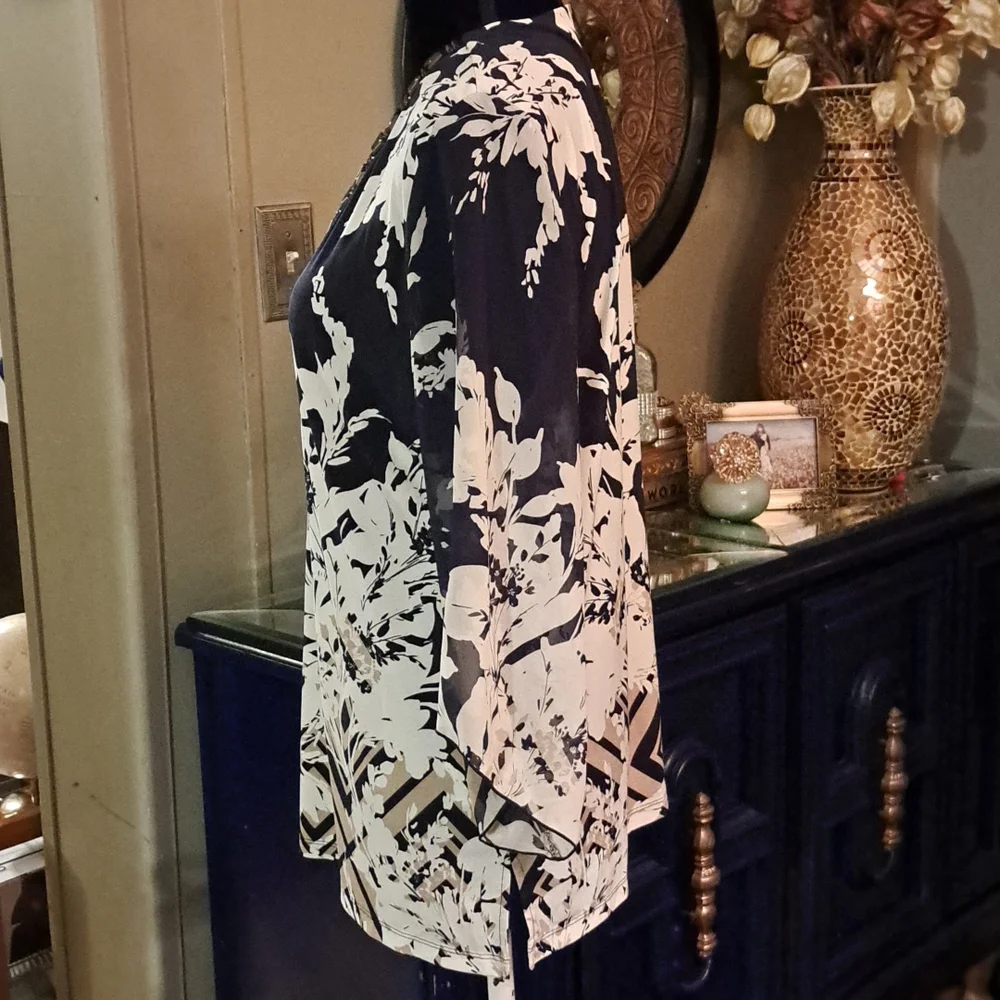 JM Collection blouse. - Picture 3 of 7